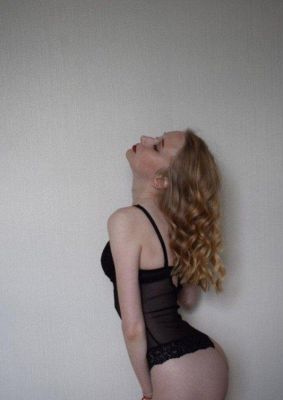 Юлия, 30 лет — нежный минет