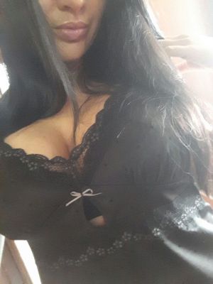 Карина, тел. 8 960 371-79-62 — шлюха по вызову