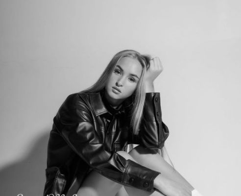вызвать шлюху на дом в Питере (Екатерина, 21 лет)