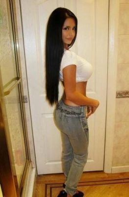 Диана, 28 лет — минет в машине