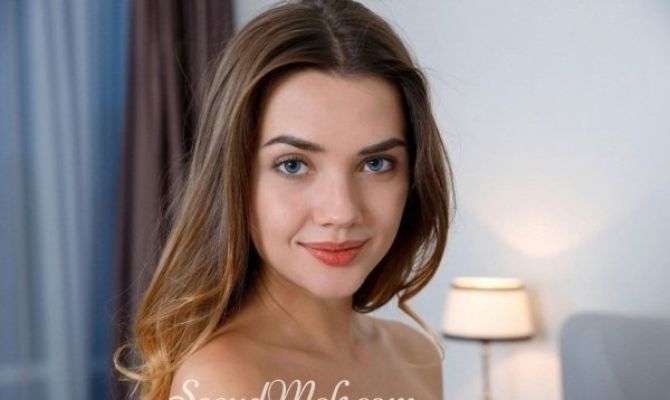 сексуальная негритянка Аня, закажите онлайн