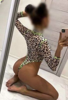 VIP шлюха Юленька, 28 лет, г. Санкт-Петербург, закажите онлайн