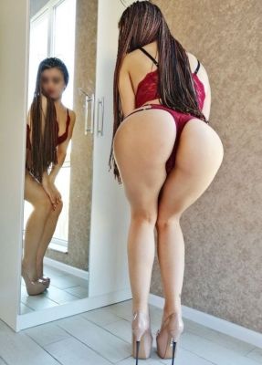 Красивая давалка (24 лет), досуг в Питере ()