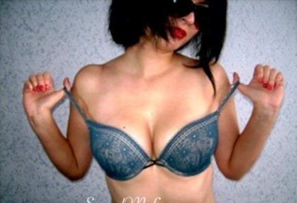 Заказать девушку от 5000 руб. в час (Дина, 29 лет)